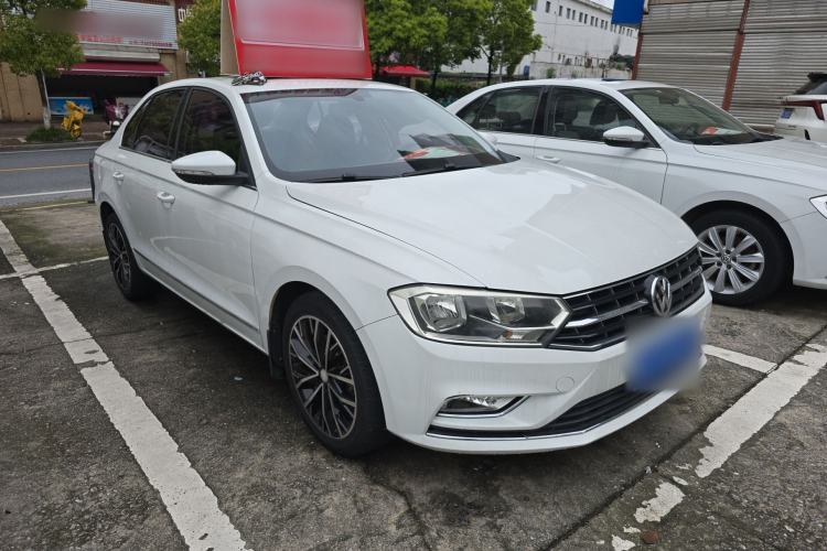 Used Volkswagen Bora 2016 230TSI DSG Luxury Version Front Right 45 Deg