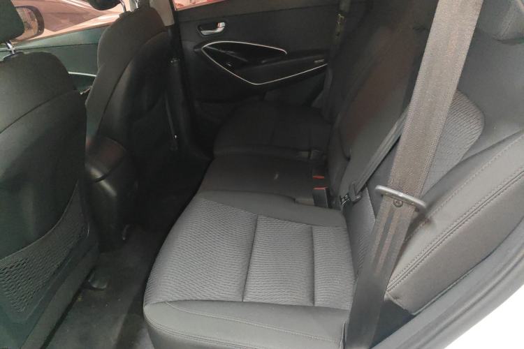 Used Hyundai Santa Fe 2015 2.0T Automatic Two-Wheel Drive Comfort Version 5 Seats
