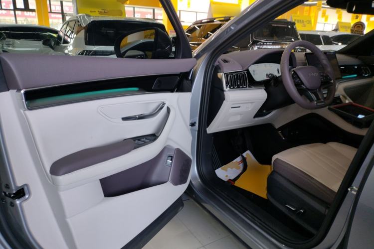 Used BYD Song PLUS New Energy 2025 DM-i 112KM Prestige Model Driver Seat