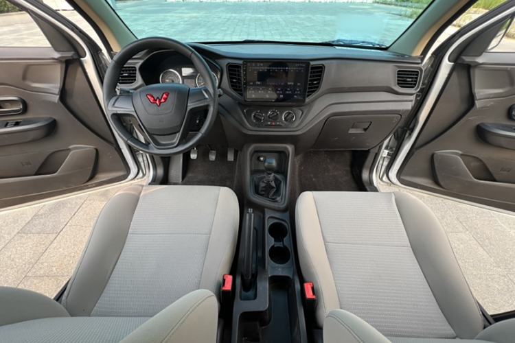 Used Wuling Hongguang V 2022 1.5L Jingqu Version Hydraulic Power Steering LAR