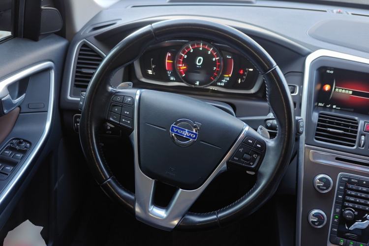 Used Volvo XC60 2015 T5 AWD Smart Drive Edition Steering Wheel