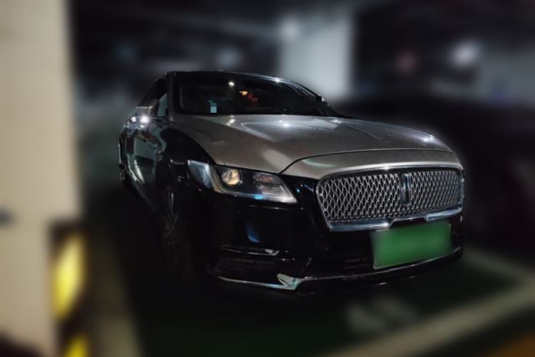 Used Lincoln Continental 2018 2.0T Two-Wheel Drive Deluxe Edition Front Right 45 Deg