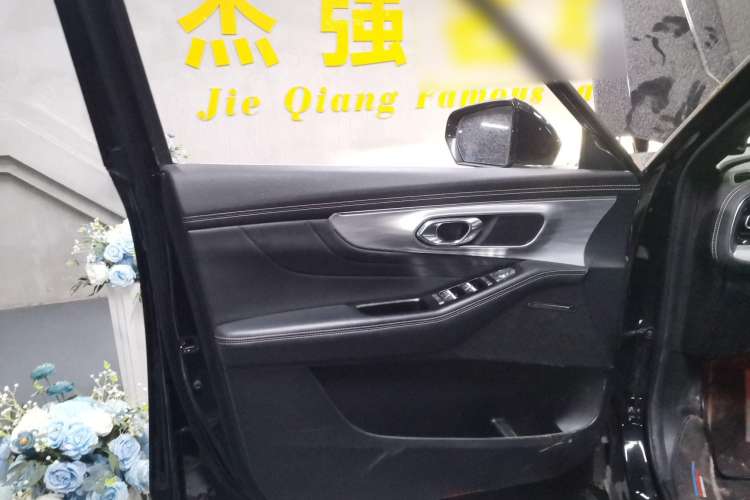 Used GAC Trumpchi GS8 2022 Linghang Series 2.0 TGDI Two-Wheel-Drive Luxury Smart Connectivity Version (7 Seats)
