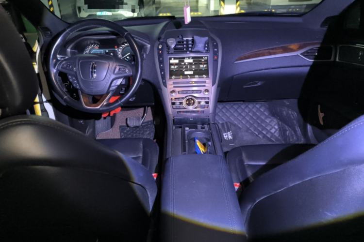 Used Lincoln MKZ 2017 2.0T Luxury Edition Center Console