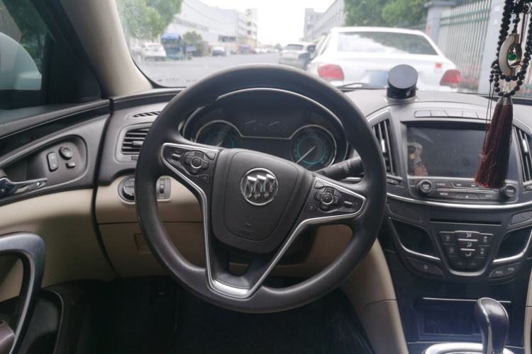 Used Buick Regal 2015 2.0L Elite Fashion Edition Steering Wheel