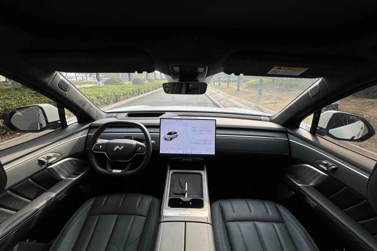 Used ONVO Luxeed L90 2025 Model—Max Six-Seater Version
