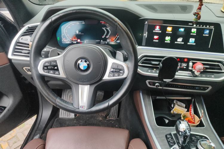 Used BMW X5 2021 xDrive40i Luxury Model with M Sport Package Steering Wheel