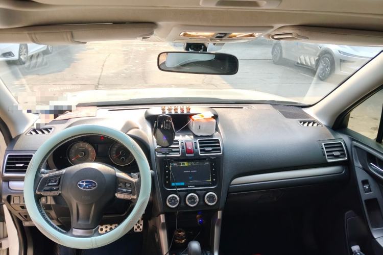 Used Subaru Forester 2015 2.0i Special Edition Commemorative Model Center Console