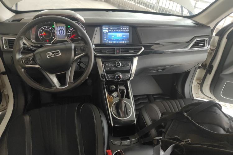 Used Zotye Domy X5 2015 1.5T CVT Landlord Model China IV Standard Center Console