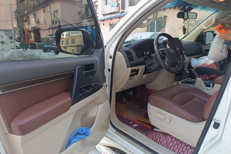 Used Toyota Land Cruiser 2019 4.0L Iron Wheels Refrigerator with Electric Base Basic Version—Middle East
