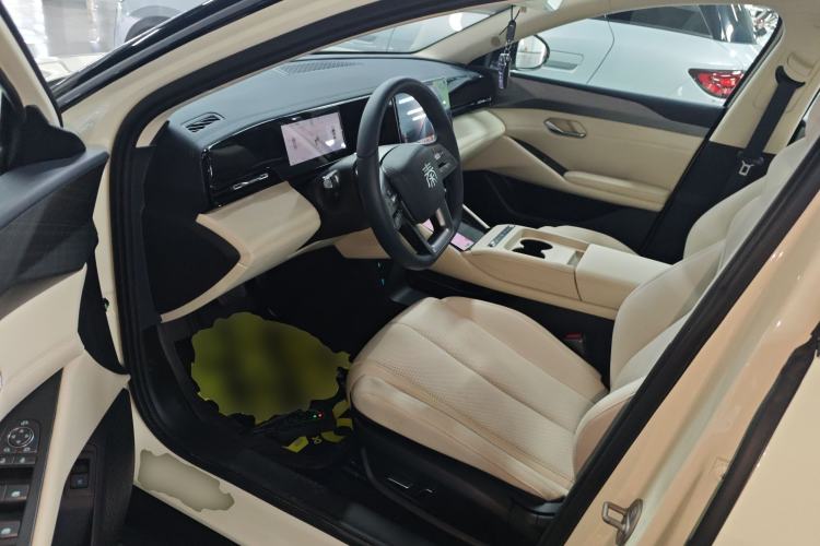 Used BYD Qin L 2025 EV 545KM Beyond Version
