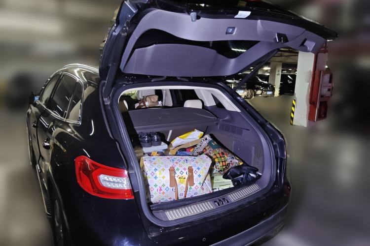 Used Lincoln MKX 2017 2.0T Two-Wheel Drive Deluxe Edition Trunk