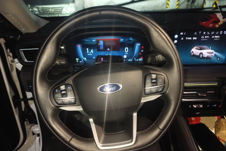 Used Ford Explorer 2024 2.3T EcoBoost Four-Wheel Drive Titanium Edition 7 Seats Steering Wheel