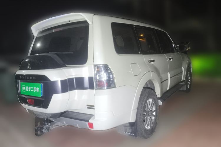 Used Mitsubishi Pajero 2018 V97 3.8L 5-Door GLS Sunroof Dual Differential – Middle East