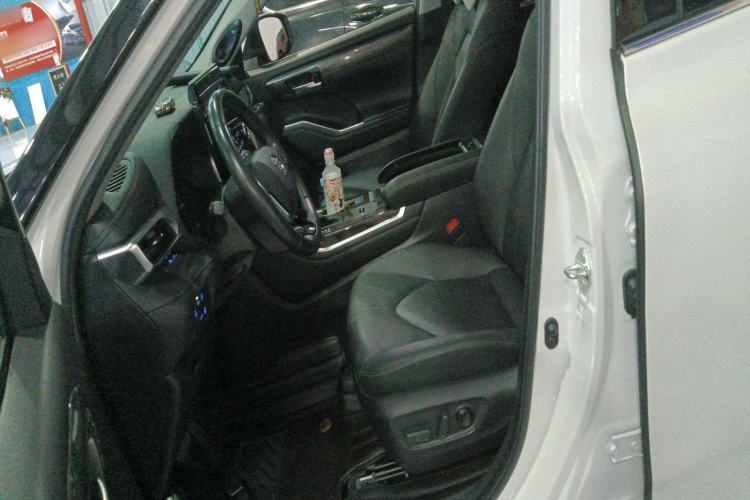 Used Toyota Highlander 2022 Dual-Engine 2.5L Four-Wheel Drive Supreme Edition 7-Seater Left Front Seat