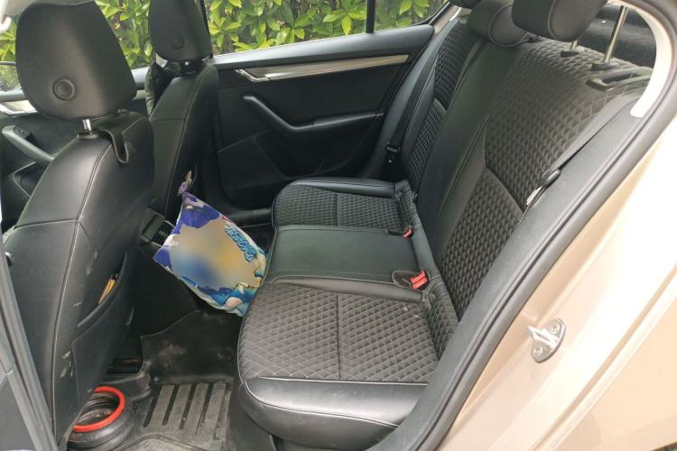 Used Skoda Octavia 2019 1.5L Automatic Smart Drive Luxury Edition China VI Standard