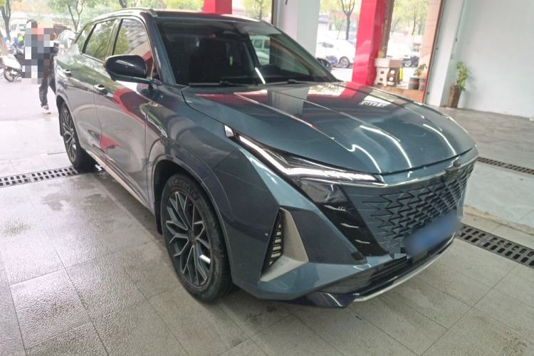 Used Oshan Z6 2022 Blue Whale 1.5T DCT Smart Navigation Model