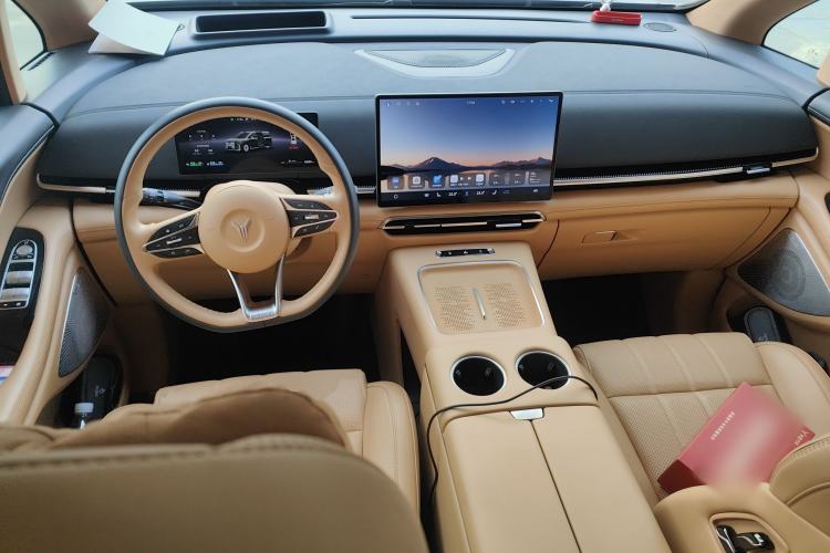 Used VOYAH Dream 2025 PHEV Four-Wheel-Drive Flagship Version – Qiankun Edition
