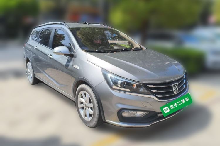 Used Baojun 310W 2017 1.5L Manual Fashion Model China V
