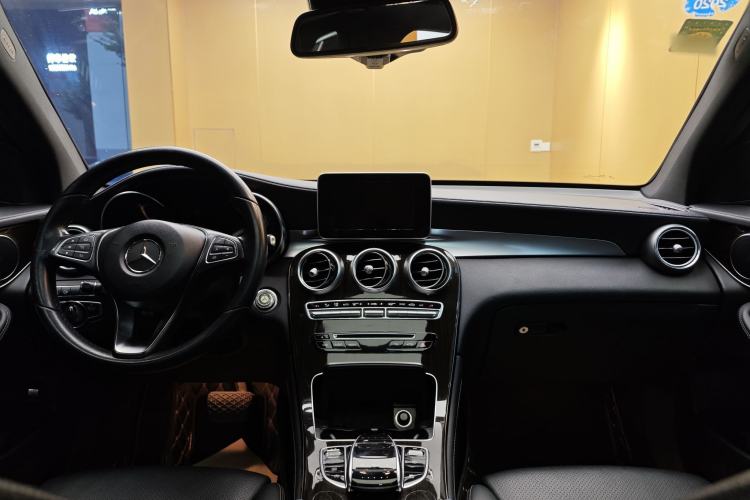 Used Mercedes-Benz GLC 2017 GLC 260 4MATIC Luxury Model
