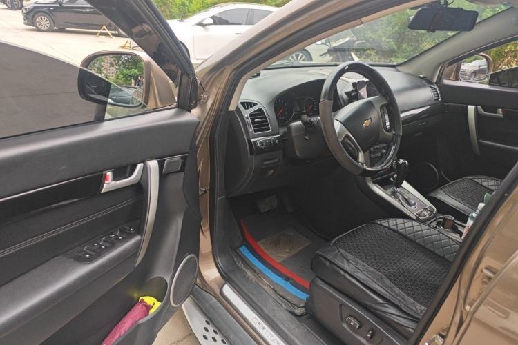 Used Chevrolet Captiva 2017 2.4L 4x4 Flagship Edition 7-Seater
