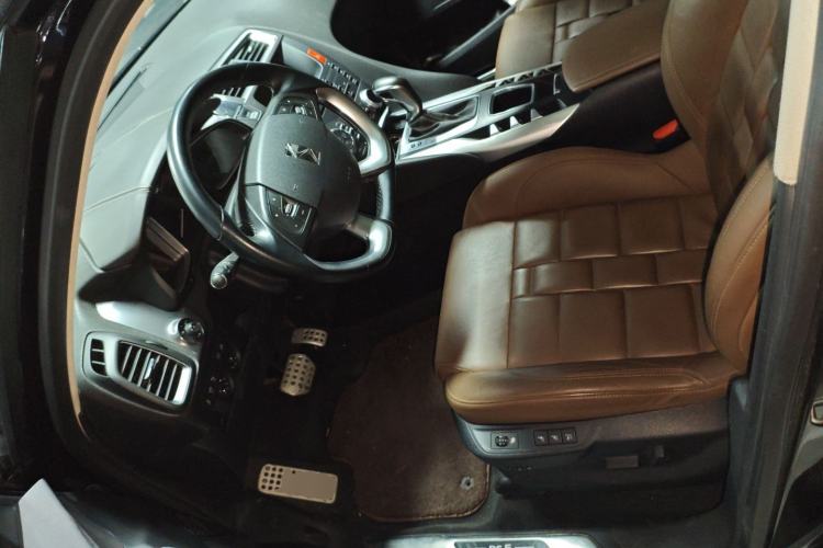 Used DS 5 2013 1.6T Prestige Edition THP200