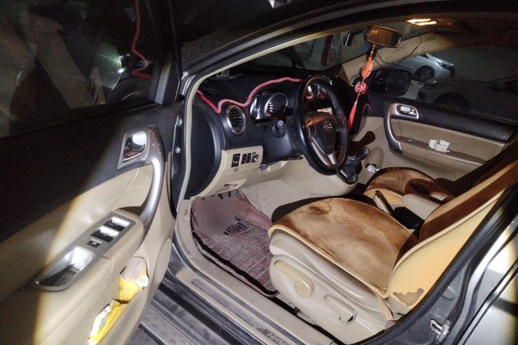 Used Haval H6 2011 2.0L Manual Two-Wheel Drive Elite Version