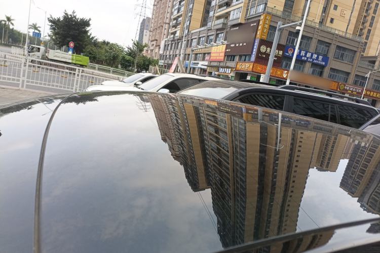 Used Tesla Model Y 2023 Long-Range All-Wheel-Drive Version Roof