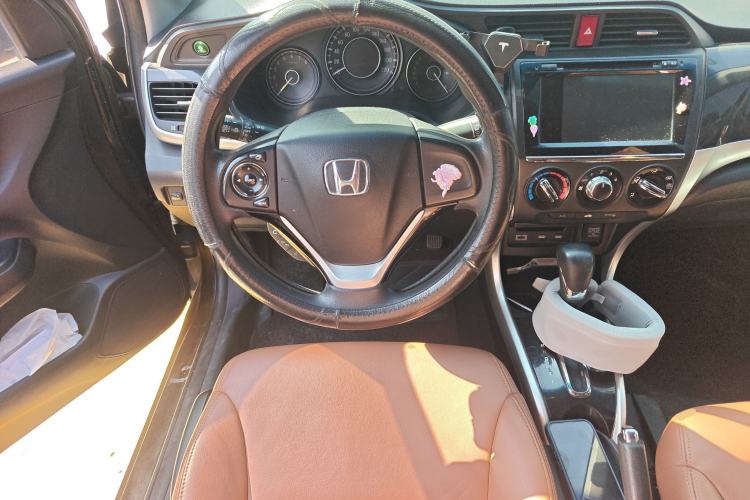 Used Honda Crider 2013 1.8L automatic luxury edition
