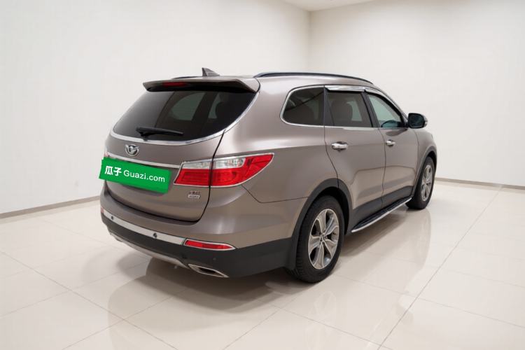 Used Hyundai Grand SantaFe 2013 3.0L 7-Seater Four-Wheel-Drive Comfort Edition Exterior 5