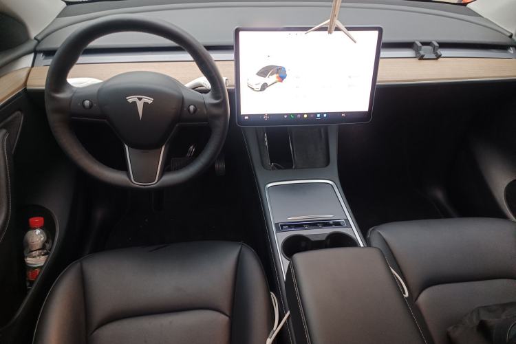 Used Tesla Model Y 2021 Long-Range All-Wheel-Drive Version
