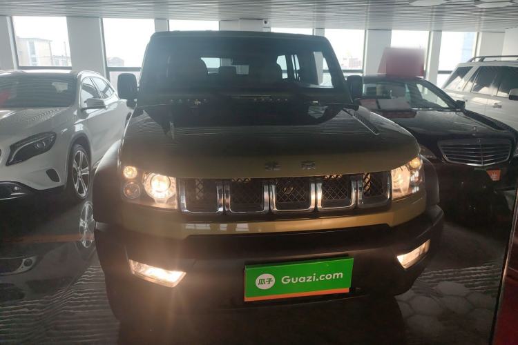 Used BAIC Off-Road BJ40 2016 40L 2.3T Automatic Two-Wheel Drive Luxury Edition
