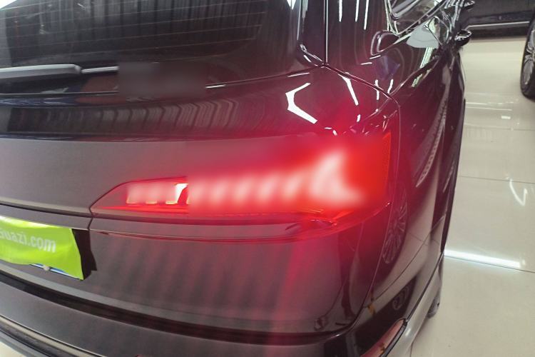 Used Audi Q7 2022 55 TFSI quattro S line Sport model