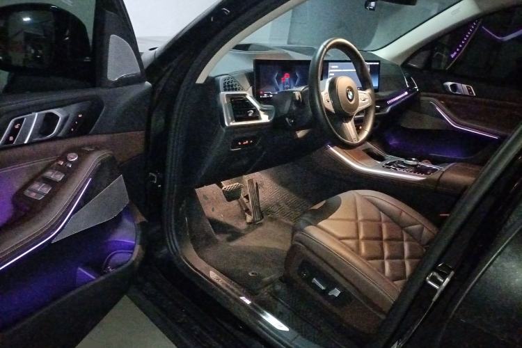 Used BMW X5 2023 xDrive 30Li Luxury M Sport Night Edition Package Driver Seat