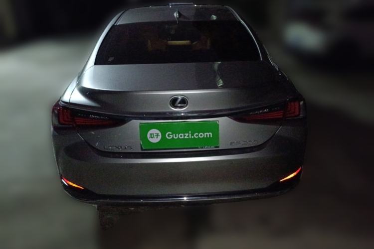 Used Lexus ES 2023 200 Excellence Edition Rear