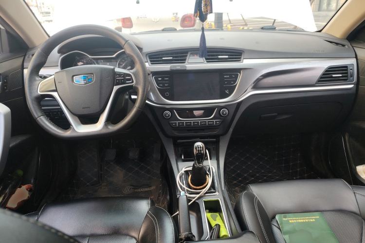 Used Geely Auto Emgrand 2017 Sedan Million Edition 1.5L Manual Upward Connect Version Center Console