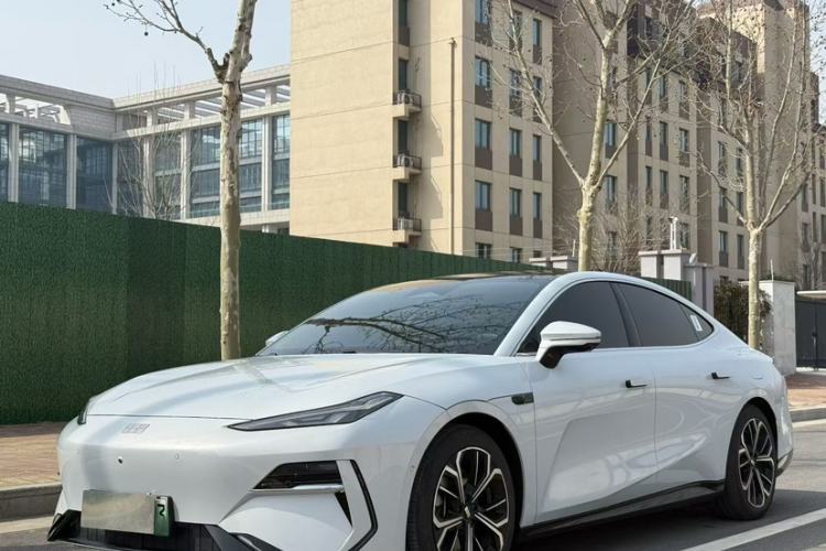 Used Geely Galaxy E8 2025 700 km Long-Range Intelligent Driving Version