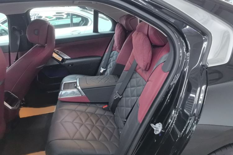 Used BMW 7 Series 2023 735Li M Sport Package
