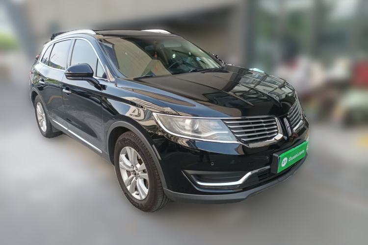 Used Lincoln MKX 2015 2.0T Two-Wheel Drive Deluxe Edition Front Right 45 Deg