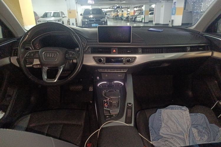 Used Audi A4 2019 45 TFSI allroad quattro Fashion Edition Center Console