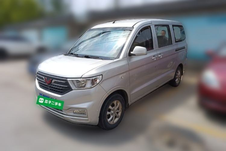 Used Wuling Hongguang V 2019 1.5L Enjoyment Version China VI LAR