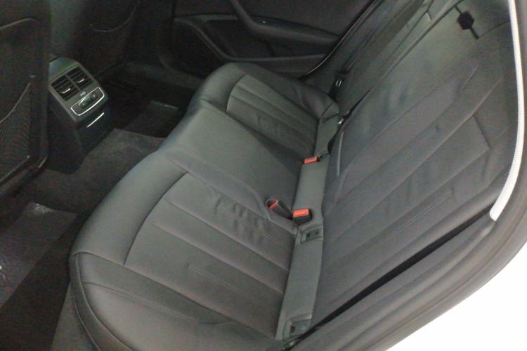 Used Audi A4L 2019 40 TFSI Fashion Edition China VI Emission Standard