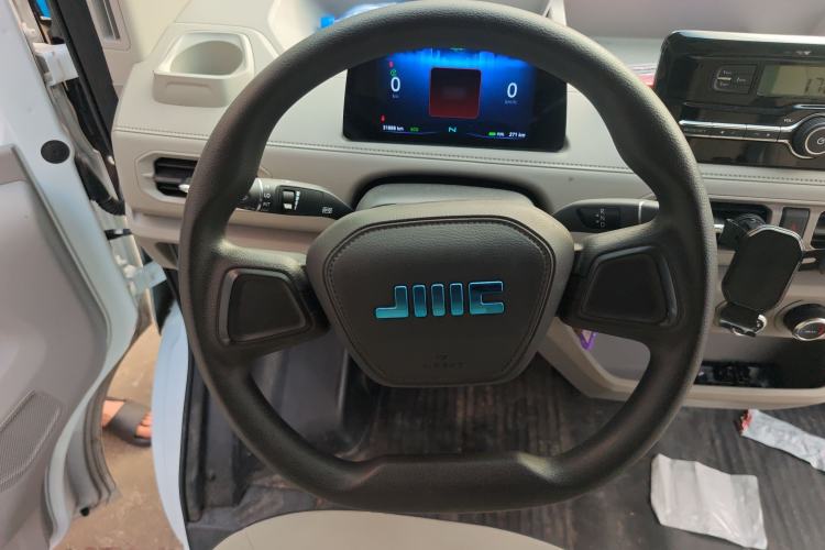 Used JMC E Fushun 2025 Model, Open Window Version, 53.58 kWh, Mid-axle, Mid-roof