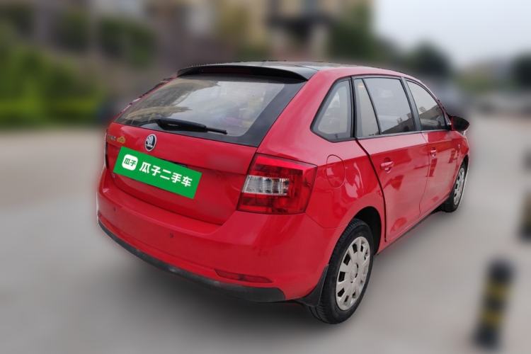 Used Skoda Rapid Spaceback 2014 1.4TSI DSG Enjoyment Edition Rear Right 45 Deg