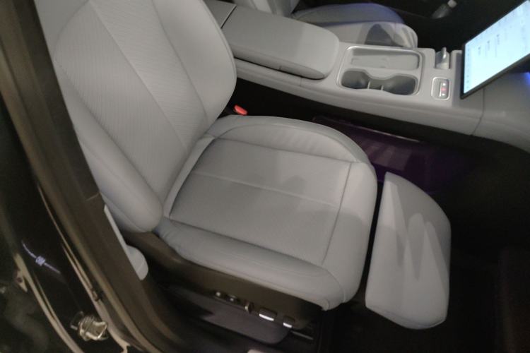 Used Nio EC6 2023 75 kWh Right Front Seat