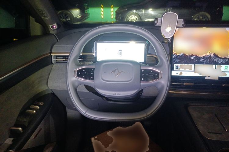 Used Dongfeng eπ eπ008 2024 210Max Range-Extended Version 6 Seats Steering Wheel