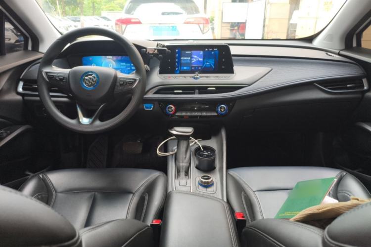 Used Buick Velite 6 2023 Revised Version 430 km Range – Commuter Edition Center Console