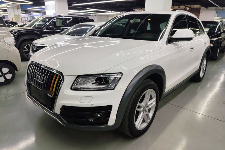 Used Audi Q5 2017 Plus 40 TFSI Technology Model