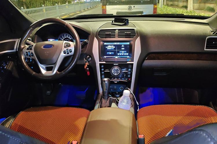 Used Ford Explorer 2013 3.5L Deluxe Model

