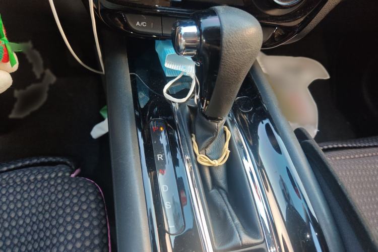 Used Honda Vezel 2015 1.5L CVT two-wheel drive Comfort trim Gear Lever